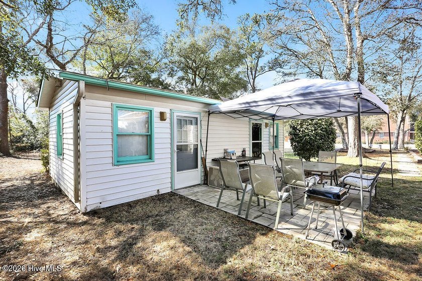 Double Lot + Freestanding Rental Apartment + Brick Family Home - photo 3