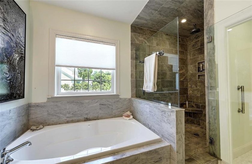 The perfect newer home in historic downtown Bristol. Enjoy the - photo 33