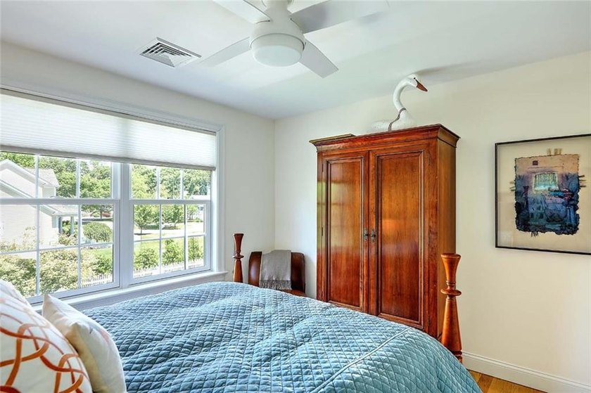 The perfect newer home in historic downtown Bristol. Enjoy the - photo 40