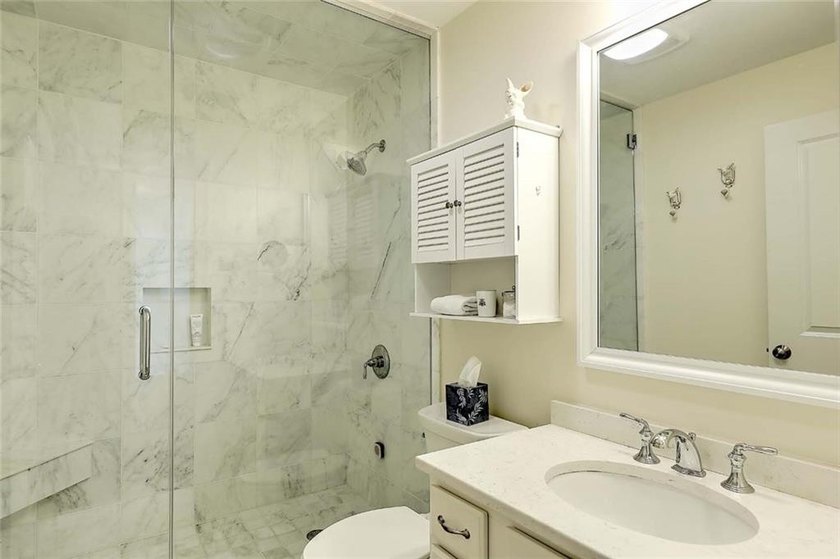 The perfect newer home in historic downtown Bristol. Enjoy the - photo 42