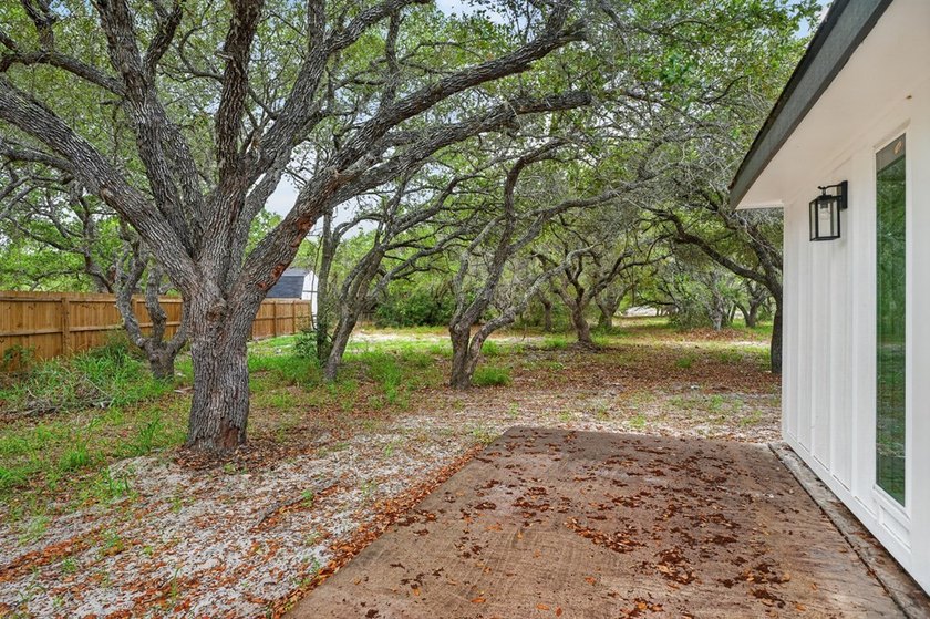 Beautiful remodel from the studs in! Farmhouse styling with 3 - photo 44