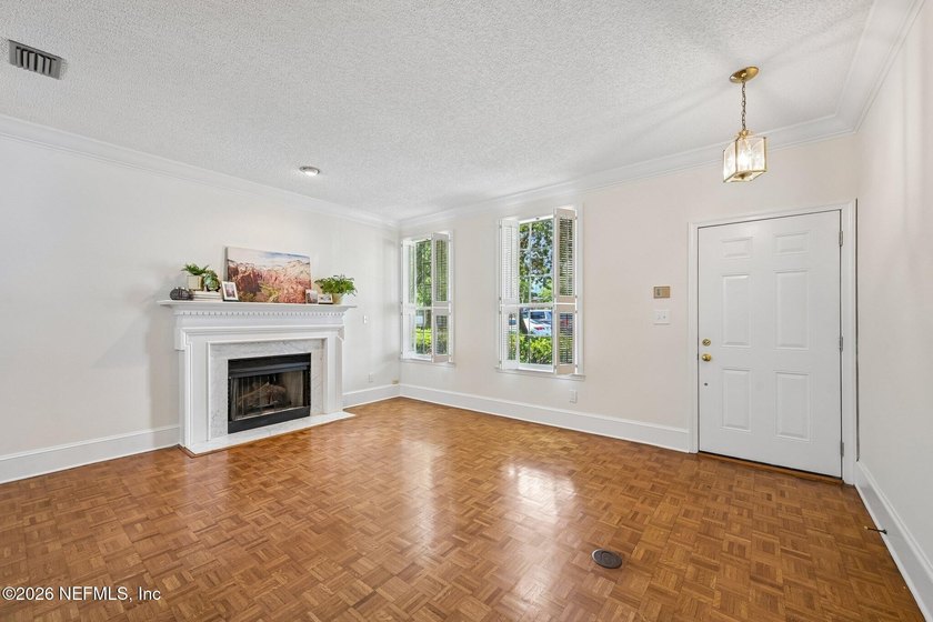 Coveted townhome unit nestled in the Southpointe of Ortega - photo 4
