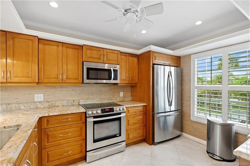 Florida living at its best! Beautifully maintained 2 bedroom, 2 - photo 16