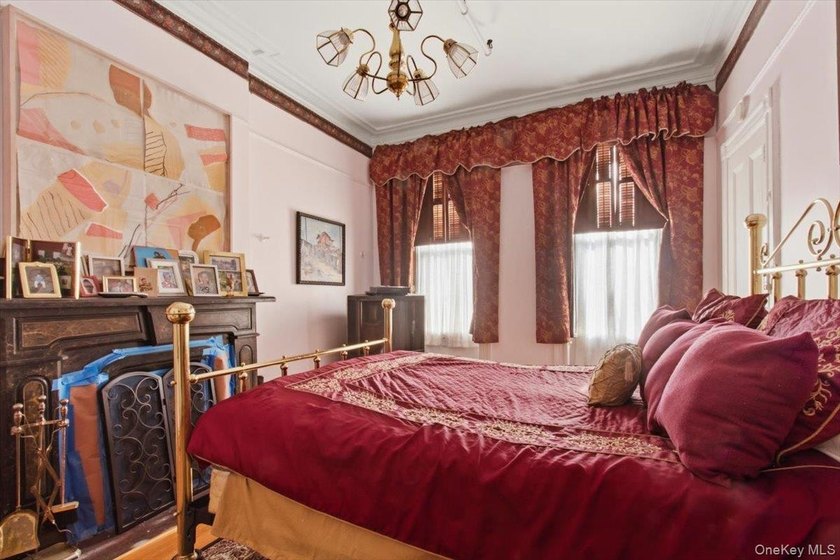 This meticulously maintained residence offers a spacious - photo 31