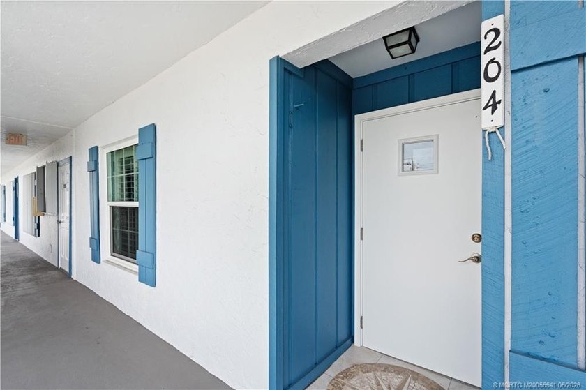 Florida living at its best! Beautifully maintained 2 bedroom, 2 - photo 34