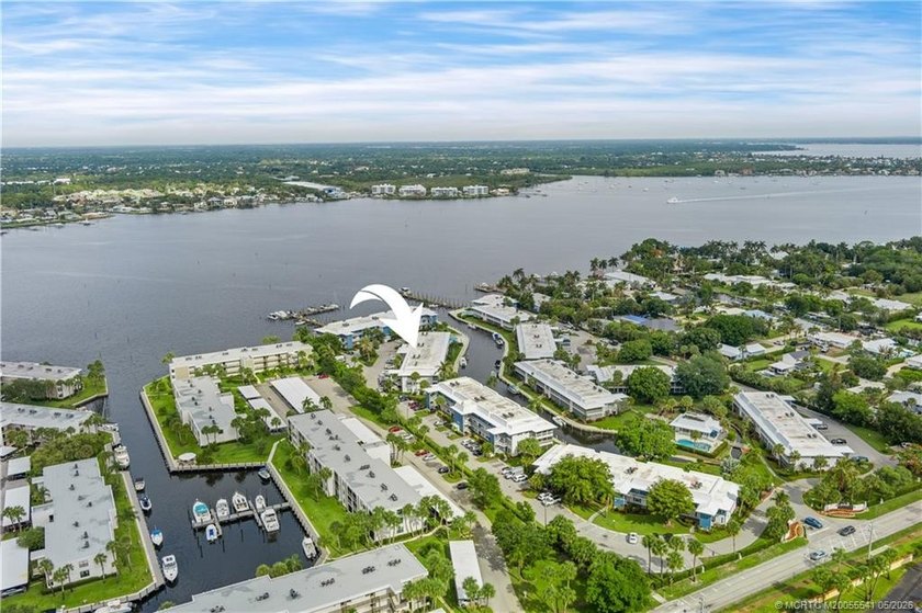 Florida living at its best! Beautifully maintained 2 bedroom, 2 - photo 38