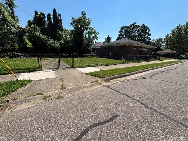 Welcome to this well-maintained 3-bedroom, 2-bath brick ranch - photo 6