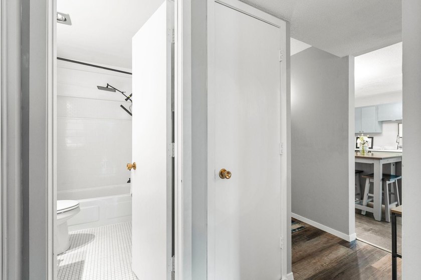 Come step inside this beautifully refreshed condo, and feel an - photo 14