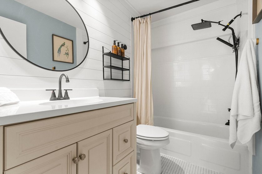 Come step inside this beautifully refreshed condo, and feel an - photo 33