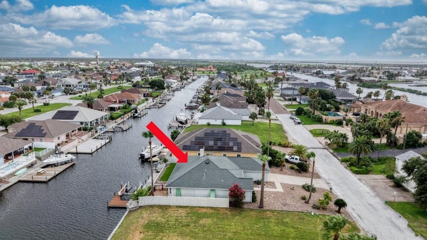 Welcome to waterfront living at its finest in the highly - photo 36