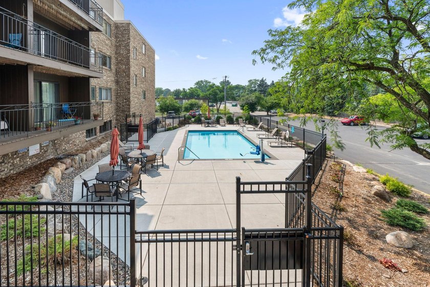 Come step inside this beautifully refreshed condo, and feel an - photo 42