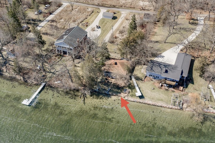 Don't miss out on owning this property with 100' of lake - photo 6