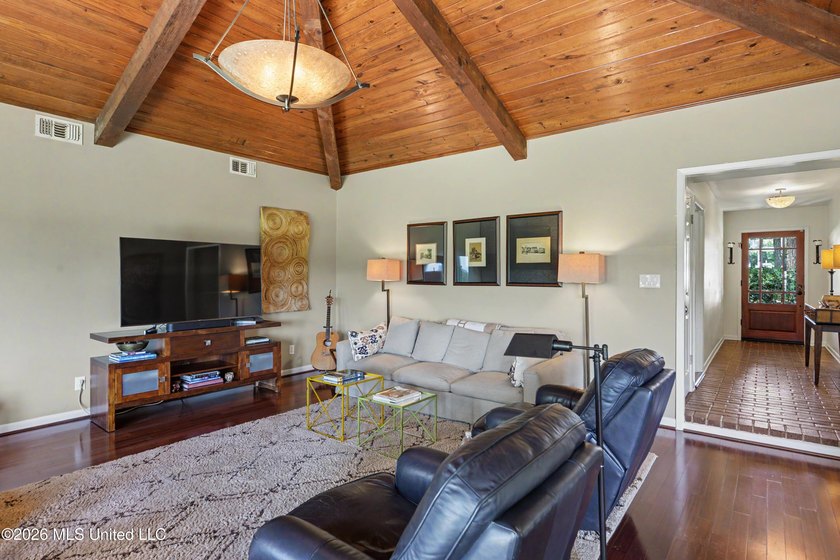 This gorgeous 3,320 sq ft remodeled cedar home sits on nearly an - photo 8