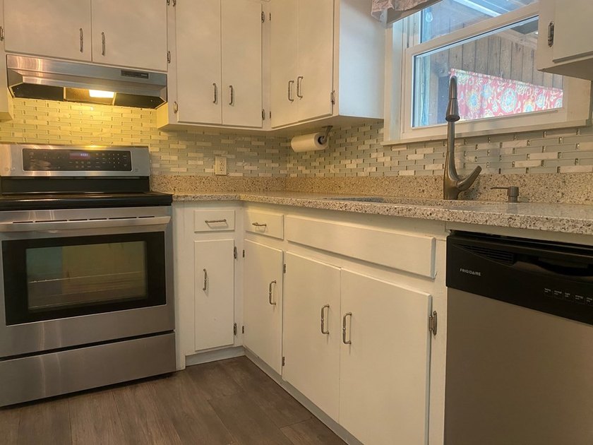 Affordable Rockport Home with Pool, Outdoor Living Area &amp; No - photo 6