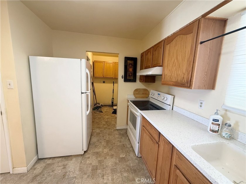Discover the potential in this 3-bedroom, 2-bath home offering - photo 10