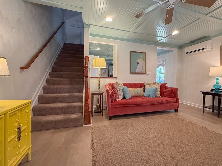 Instant opportunity as turn-key beach house and/or vacation - photo 11