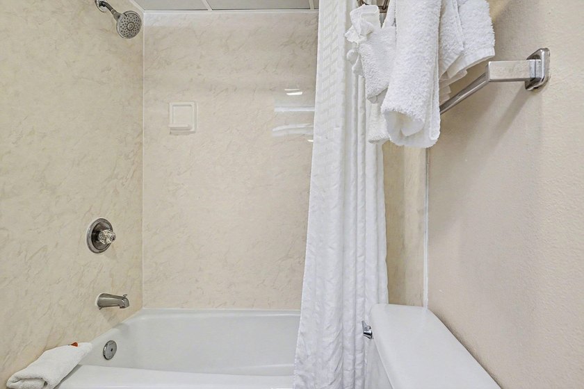 Wake up to beautiful ocean views from this inviting efficiency - photo 27