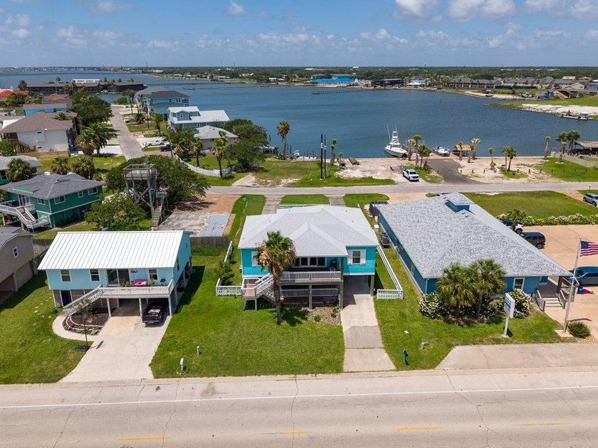 Custom built post Harvey. This 3/2 island home includes an - photo 2