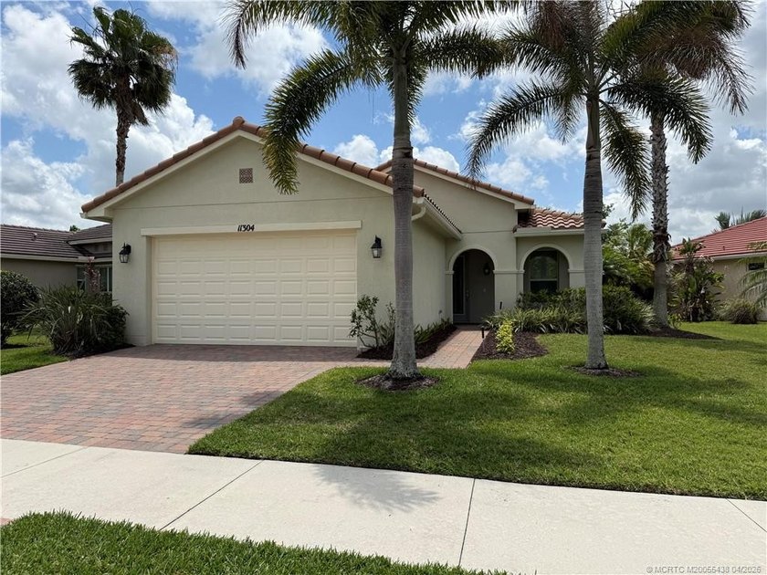 Beautiful 2BR + Den in the Highly Sought-After 55+ Community of - photo 2