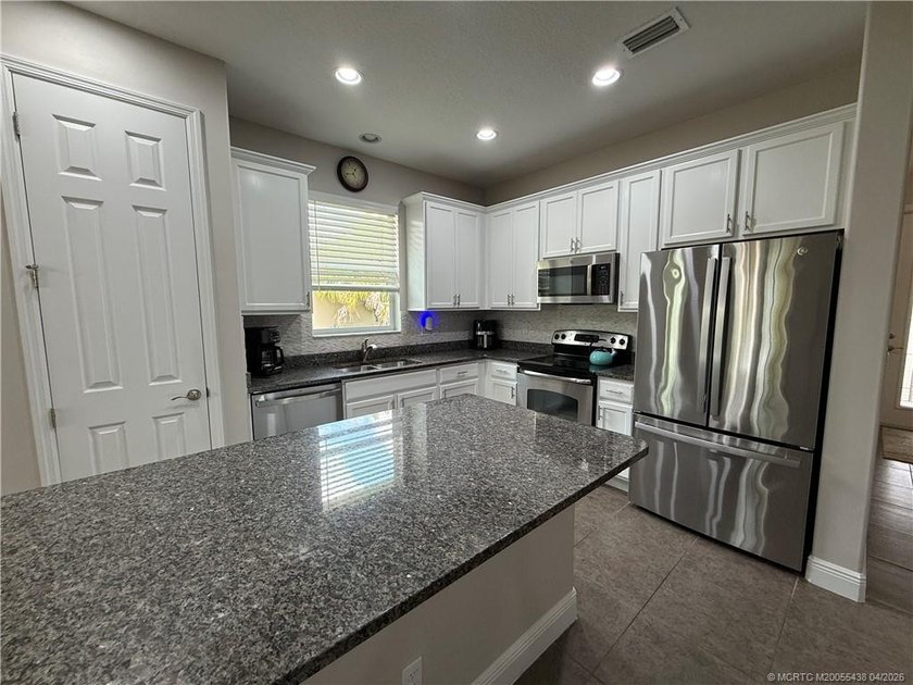 Beautiful 2BR + Den in the Highly Sought-After 55+ Community of - photo 8