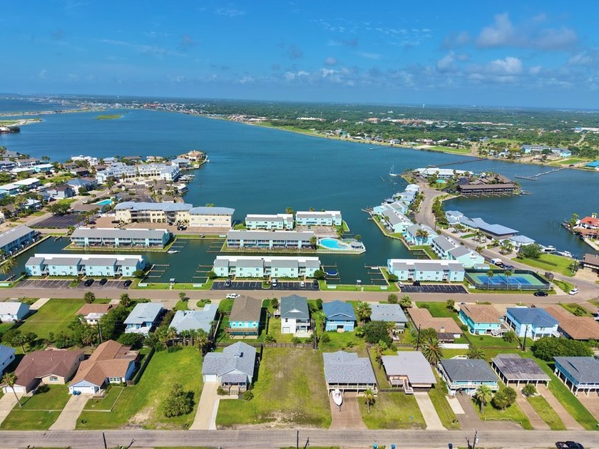 Lovely cleared lot in the highly desirable, exclusive Key - photo 3