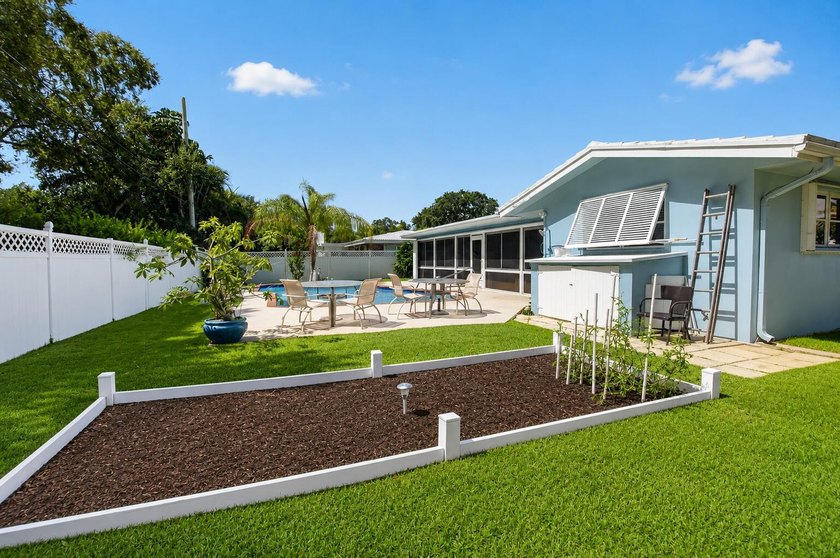 Great opportunity to own a pool home in the highly desirable - photo 14