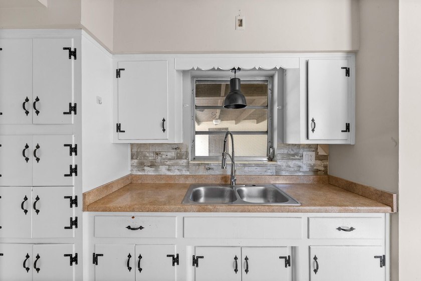 This 3-bedroom, 2-bath home offers the charm of classic design - photo 18