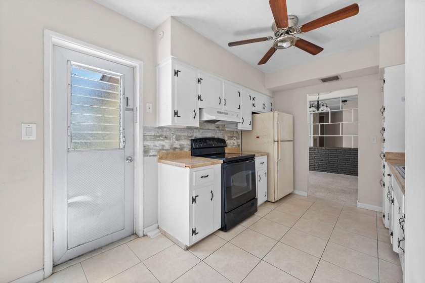 This 3-bedroom, 2-bath home offers the charm of classic design - photo 20