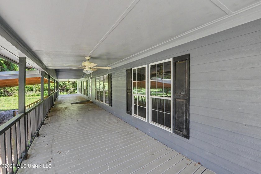 Spacious 3BR/2BA double-wide home with 2,342 SF on 1.37 acres in - photo 4