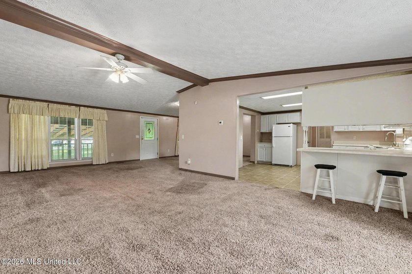Spacious 3BR/2BA double-wide home with 2,342 SF on 1.37 acres in - photo 7