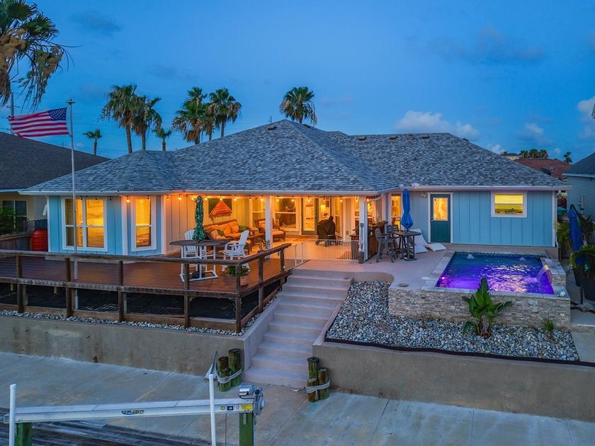 Welcome to your dream coastal home on the Redfish Bay of Aransas - photo 5