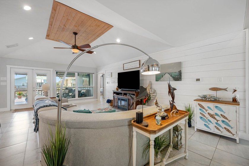 Welcome to your dream coastal home on the Redfish Bay of Aransas - photo 8