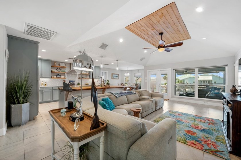 Welcome to your dream coastal home on the Redfish Bay of Aransas - photo 9