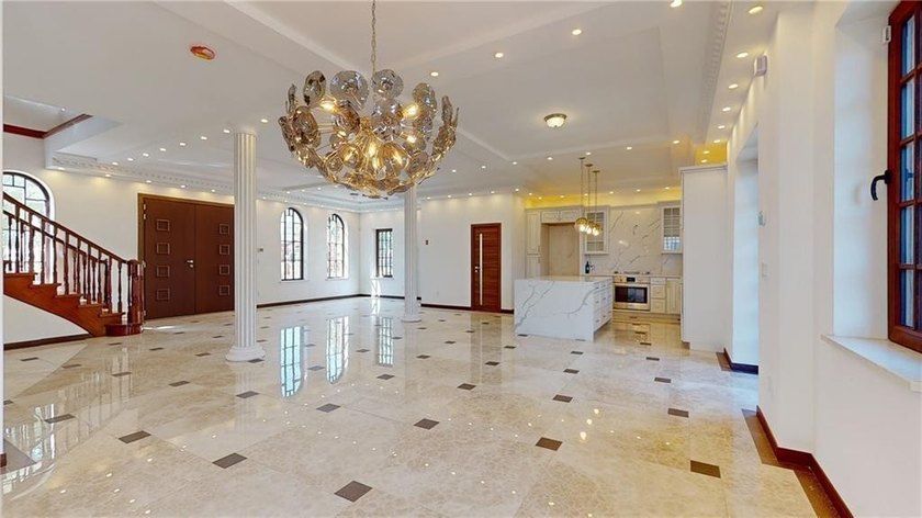 Best neighborhood! Luxury 3 story Mansion-Like house, among very - photo 12