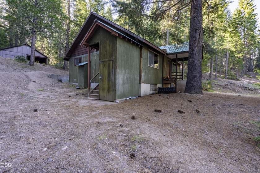 The Four Corners Ranch offers 897.32 acres of productive - photo 12