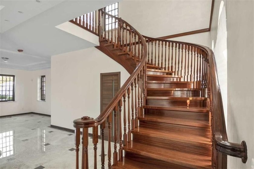 Best neighborhood! Luxury 3 story Mansion-Like house, among very - photo 20