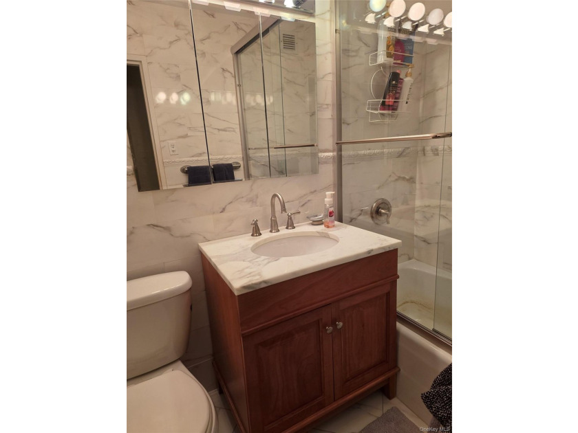 Luxury Coop Centrally Located . Move in Ready. Hardwood Floors - photo 22