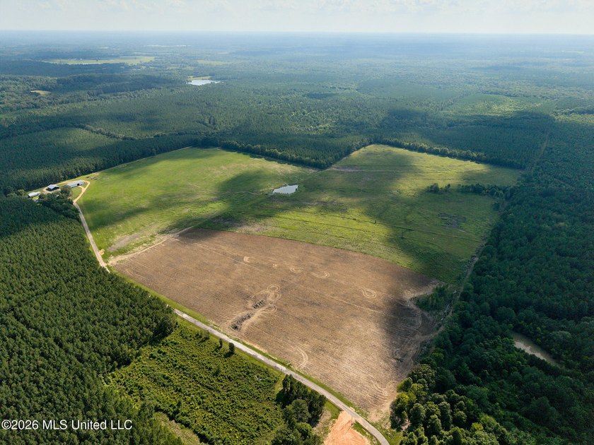 If you've been looking for a turnkey hunting, farming, or - photo 8