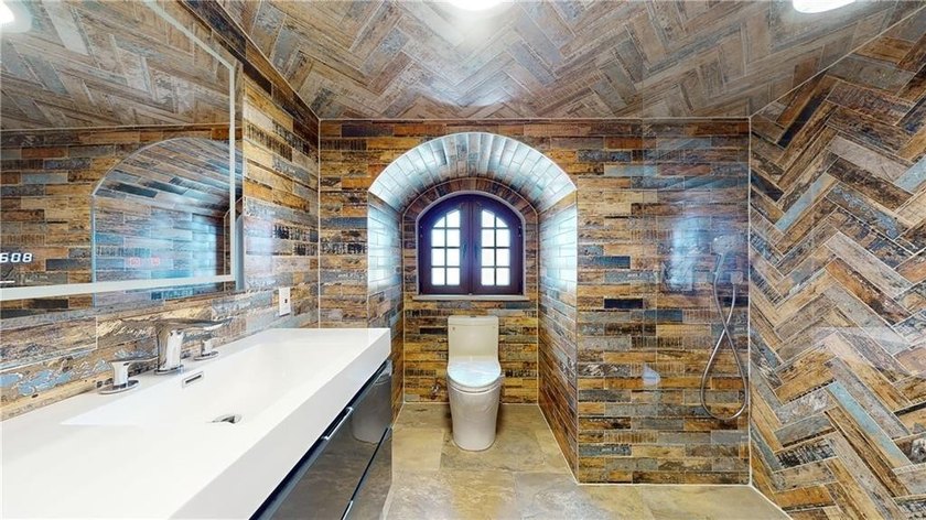 Best neighborhood! Luxury 3 story Mansion-Like house, among very - photo 33