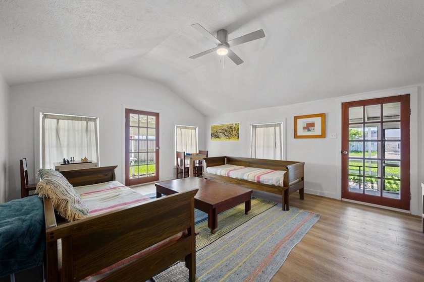 Prime Commercial &amp; Residential Opportunity in the Heart of - photo 8