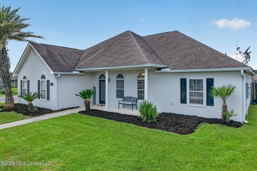 Welcome home!! This spacious 3bed 2 bath split plan in St Martin - photo 4