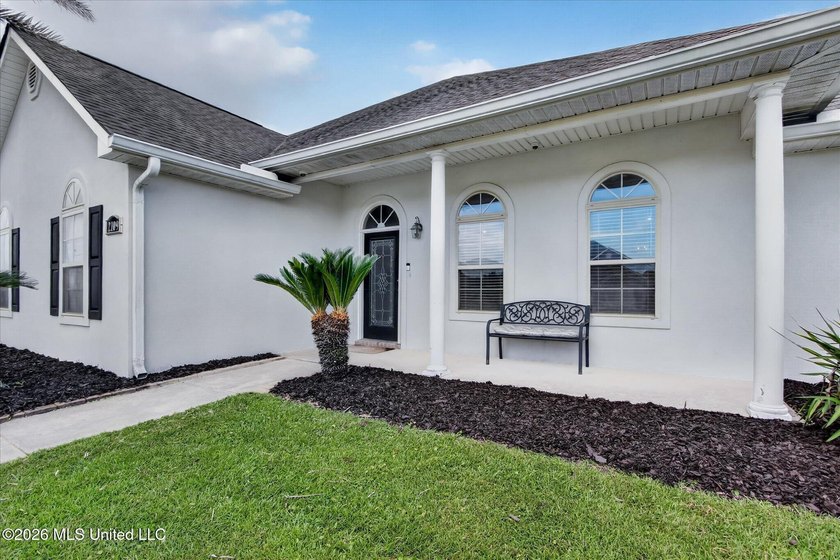 Welcome home!! This spacious 3bed 2 bath split plan in St Martin - photo 5