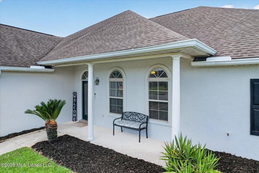 Welcome home!! This spacious 3bed 2 bath split plan in St Martin - photo 6