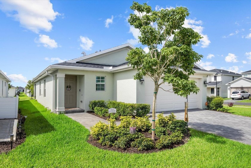 Welcome to this thoughtfully designed 3 bedroom, 2 bathroom - photo 2