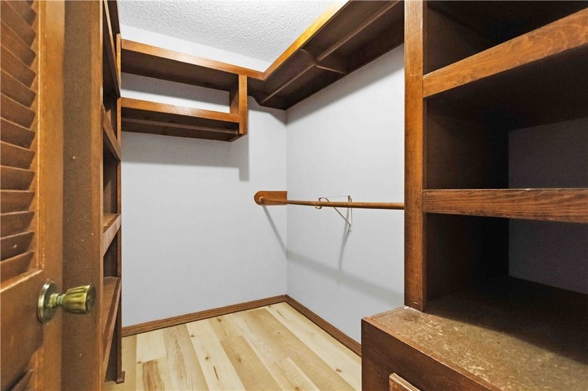 Fantastic opportunity in a prime Bella Vista location! This - photo 22