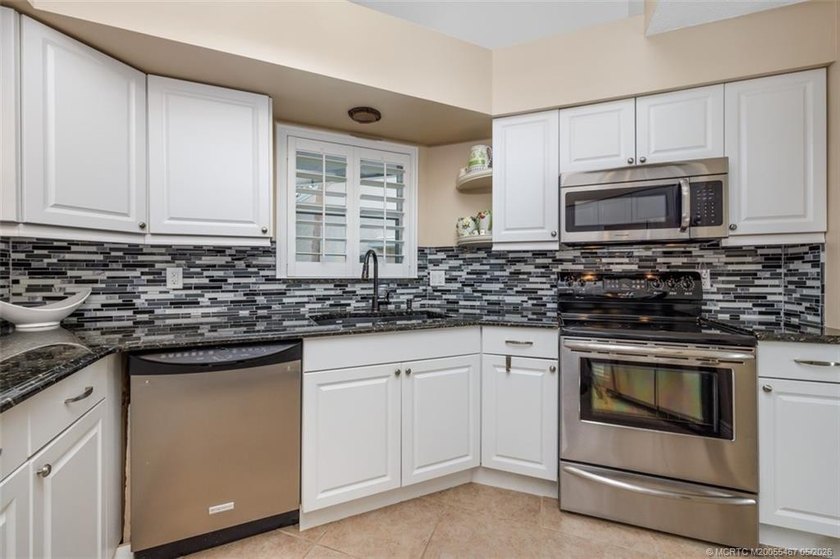 ***BUYERS HAVE NOT SEEN PROPERTY YET***FANTASTIC 3B/2ba/1.5 - photo 8