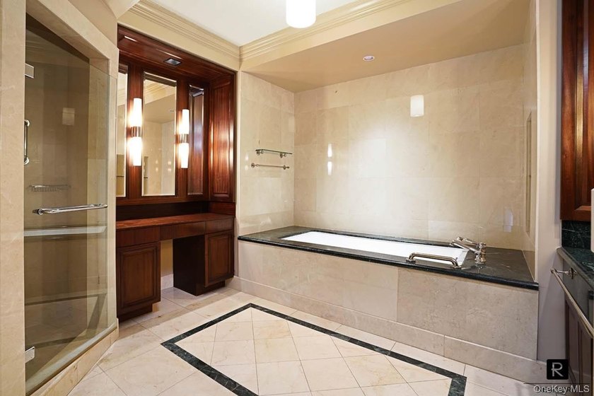 Welcome home to this glamorous corner One Bedroom apartment at - photo 15