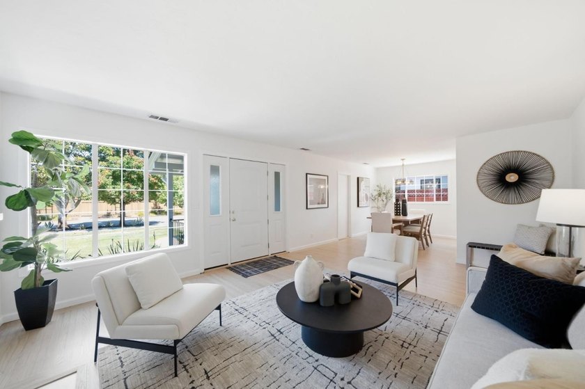 Welcome to 1727 Madison Avenue, a beautifully refreshed - photo 6