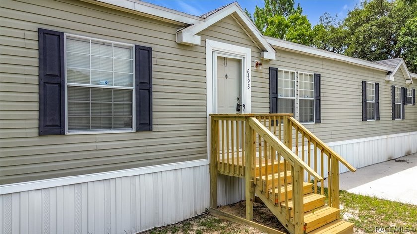 Welcome home to your own private retreat in Homosassa! Nestled - photo 5