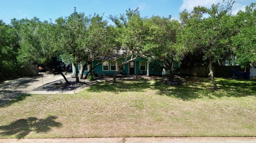 Beautiful 4 Bedroom, 2 bath home with exceptional outdoor living - photo 4